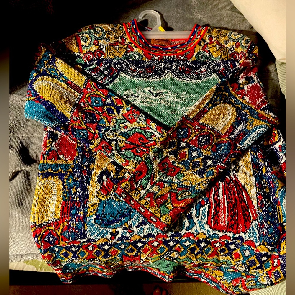Beautiful vintage Missoni sweater made in Italy.